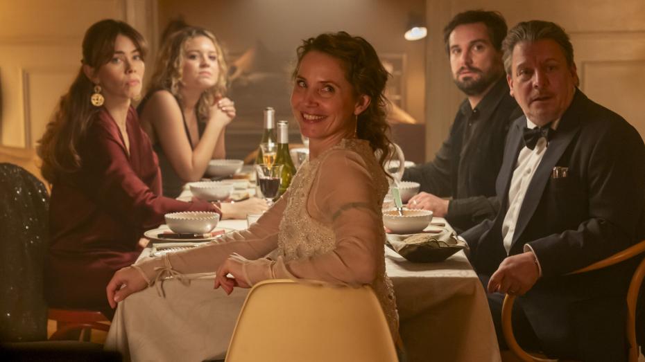 Dánské drama Na nové začátky! v režii Papriky Steen.